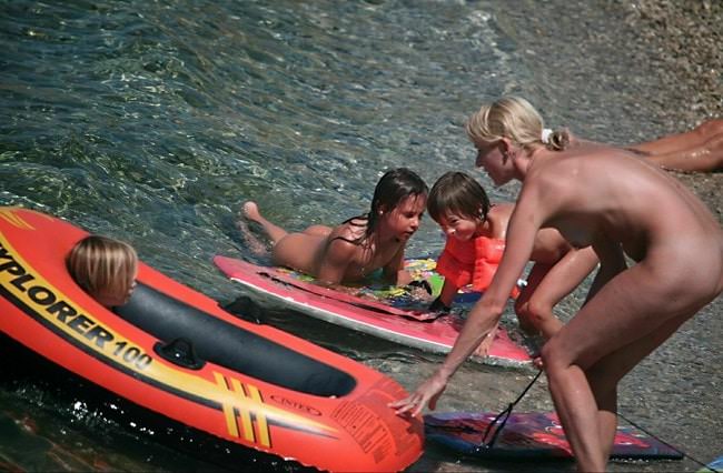 Pure nudisme galerie de la famille nudisme photo sur la mer [sunny Beach]